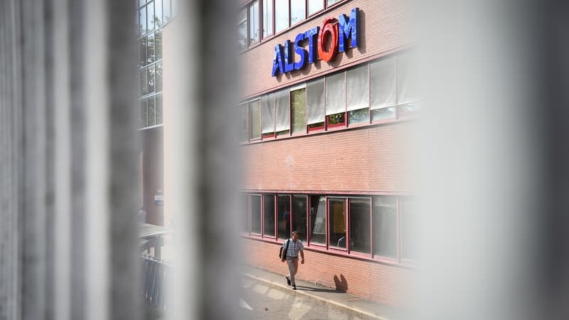 Le secrétaire d'État à l'Industrie assure qu'Alstom n'avait pas prévenu l'État de son projet de fermer le site de Belfort. 