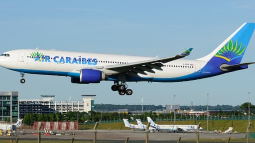 Un avion de la compagnie aérienne d'Air Caraïbes, dont l'offre promotionnelle a engendré une grosse bousculade à Orly, lundi.