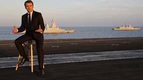 Emmanuel Macron sur le porte-avions Charles de Gaulle en Mer Rouge le 19 décembre 2022