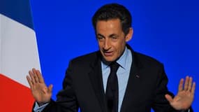 Nicolas Sarkozy au sommet franco-germano-russe de Deauville. Le chef de l'Etat en a appelé à la responsabilité de "l'ensemble des acteurs" pour éviter les débordements, alors que le mouvement social contre la réforme des retraites semble se radicaliser./P