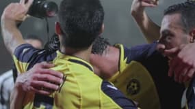 Eran Zahavi et ses partenaires après le but