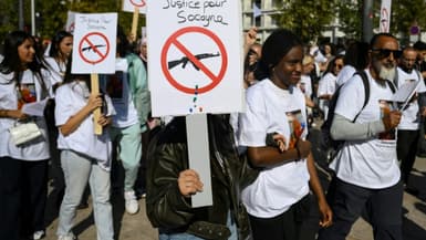 Marche blanche, le 21 octobre 2023 à Marseille, en mémoire de Soucayna, 24 ans, fauchée chez elle début septembre par une rafale de kalachnikov tirée à l'aveugle. (Photo d'illustration)

victime collatérale des trafics de stupéfiants.