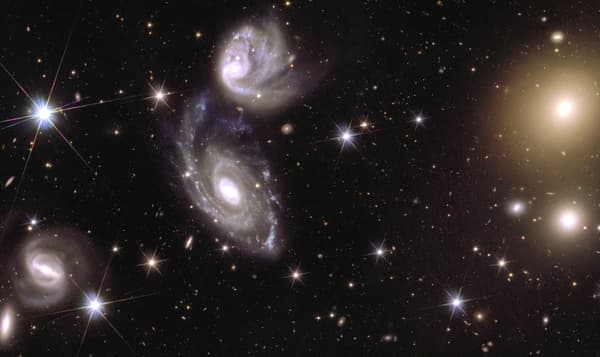 Les astronomes de la mission Euclid ont également révélé des zooms sur certaines galaxies. 