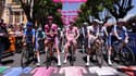 Le peloton du Giro 2024, à Naples le 12 mai 2024