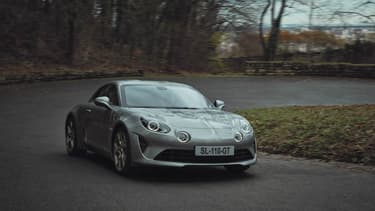 Alpine lance une nouvelle série limitée, la Légende GT, bien plus cher que l'A110 classique.