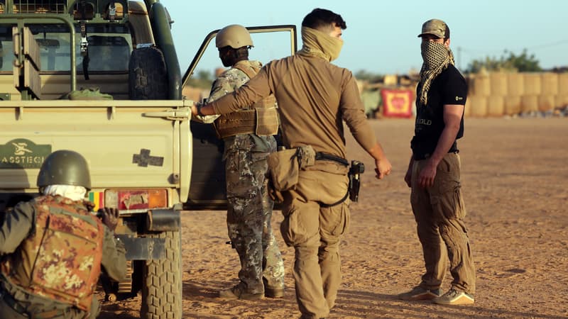 Soldats français de la force Takuba le 15 décembre 2021 à Ménaka, au Mali