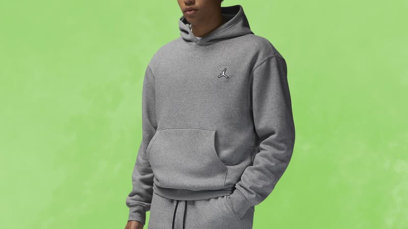 Ce sweat à capuche Nike porté par les joueurs de foot profite d'un prix inédit en ce moment