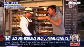 Sur le marché de Carprentras, Michel, rôtisseur, fait griller la viande sous 45°C