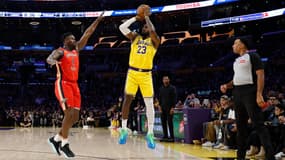 Le tir qui permet à LeBron James de devenir le premier joueur de l'histoire à atteindre la barre des 50.000 points en NBA, le 4 mars 2025
