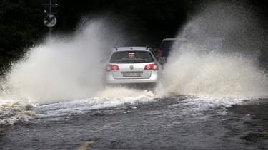 Tarmac a mis au point un bitume ultra-drainant qui permet d'absorber jusqu'à 4.000 litres d'eau en 1 minute.