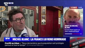 "Il était touchant": Les réactions à la mort de Michel Blanc devant le théâtre du Splendid