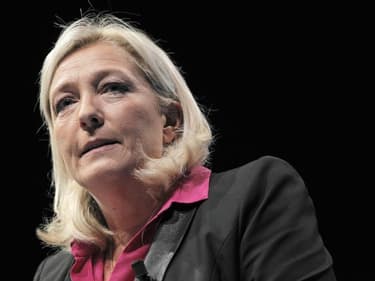 Marine Le Pen, qui effectuait une visite deux jours en Polynésie française, a accusé vendredi dans la presse locale l'actuel président de ce territoire français du Pacifique Sud, l'indépendantiste Oscar Temaru, de brader la Polynésie aux Chinois. /Photo p