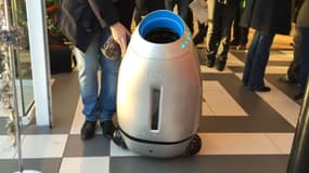 Le robot poubelle Baryl est testé par la SNCF gare de Lyon.