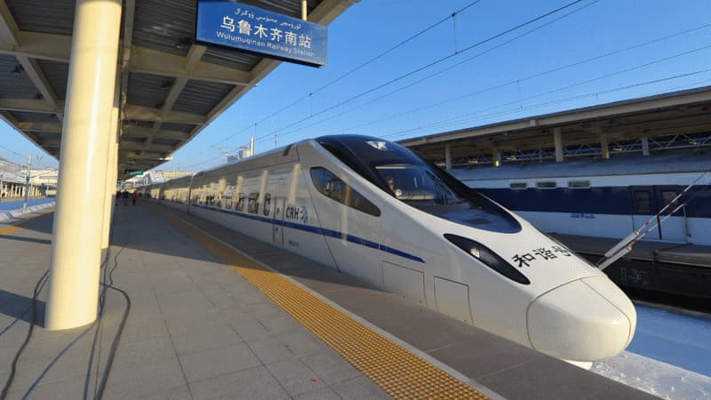 Le Lanxin a quitté la gare de Lanzhou pour la première fois ce 26 décembre, en direction d'Urumqi, la capitale du Xinjiang. 