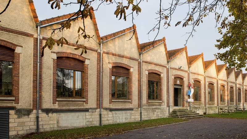 Une centaine de salariés sont employés dans l’usine historique de Romilly-sur-Seine (Aube) reconnaissable à ses toits en shed et ses murs de brique rouge. Une centaine de salariés sont employés dans l’usine historique de Romilly-sur-Seine (Aube) reconnaissable à ses toits en shed et ses murs de brique rouge.