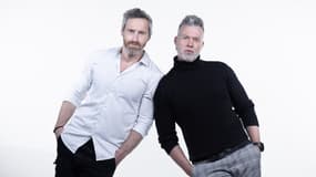 Les chanteurs français des anciens boys bands Frank Delay (G), ex 2Be3, et Chris Keller, ex G-Squad, et membres de « Generation Boys Band », posent lors d'une séance photo à Paris le 11 mars 2025.