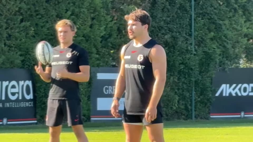 L'IMAGE QUI FAIT PLAISIR: ANTOINE DUPONT DE RETOUR À L'ENTRAÎNEMENT DE TOULOUSE APRÈS DES MOIS D'ABSENCE