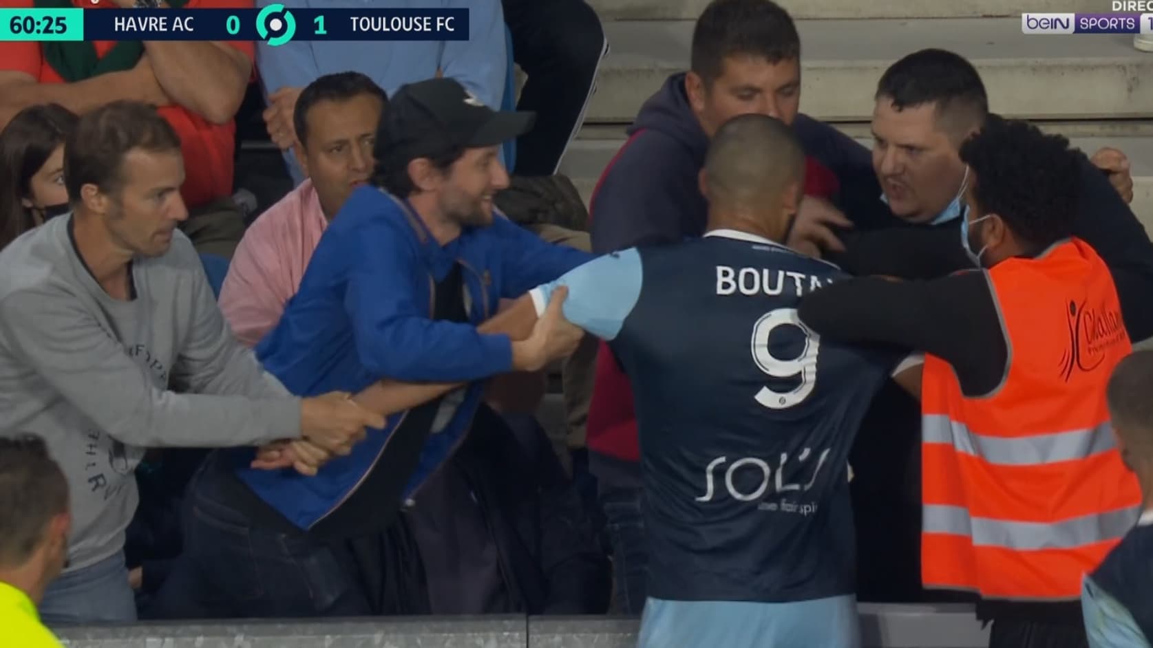 Khalid Boutaïb avec le supporter havrais Khalid Boutaïb avec le supporter havrais