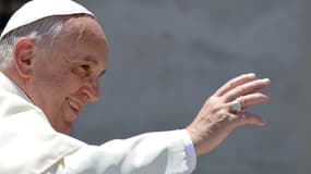 Le pape François, ici le 6 juin au Vatican, avait invité Shimon Peres et Mahmoud Peres à venir prier pour la paix lors de son déplacement en Terre Sainte, fin mai.