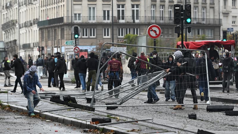 Des manifestants à Nantes (Loire-Atlantique) le mercredi 10 septembre pendant le mouvement "Bloquons tout".