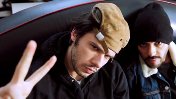 Le rappeur Orelsan en compagnie de Gringe. Le rappeur Orelsan en compagnie de Gringe.