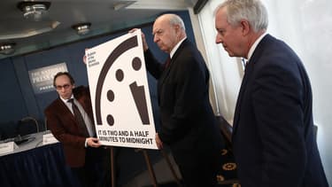 Les chercheurs du Bulletin des scientifiques atomistes annoncent l'heure de l'Apocalypse, en janvier 2017.
