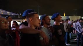 Des supporters des Bleus dans la fan zone de la Concorde lors du match France-Uruguay