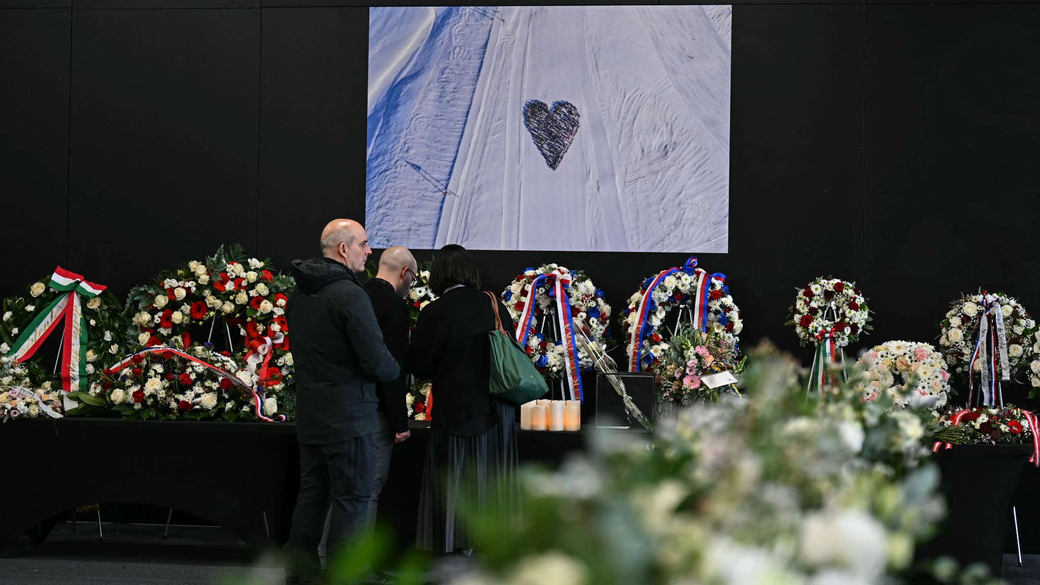 La cérémonie d'hommage aux victimes de l'incendie de Crans-Montana, le 9 janvier 2026, à Martigny (Suisse). La cérémonie d'hommage aux victimes de l'incendie de Crans-Montana, le 9 janvier 2026, à Martigny (Suisse).