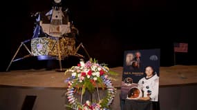 La Nasa a organisé vendredi au centre spatial Kennedy, près de la base de Cap Canaveral en Floride, un hommage à l'astronaute Neil Armstrong, premier homme sur la lune en 1969, et décédé le 25 août à l'âge de 82 ans. /Photo prise le 31 août 2012/REUTERS/M