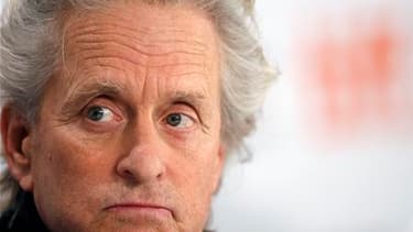 L'acteur Michael Douglas a jugé "adaptée" la condamnation de son fils Cameron à cinq ans de prison pour vente de drogue, ajoutant que s'il n'était pas allé en prison, il serait probablement mort de surdose ou aurait été tué. /Photo d'archives/REUTERS/Mari