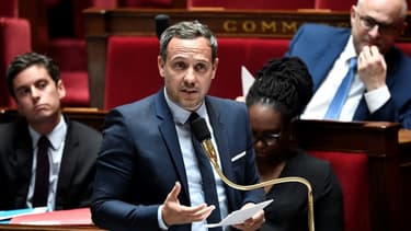Le secrétaire d'Etat chargé de l'Enfance et des Familles, Adrien Taquet, à l'Assemblée nationale, le 16 juin 2020 à Paris