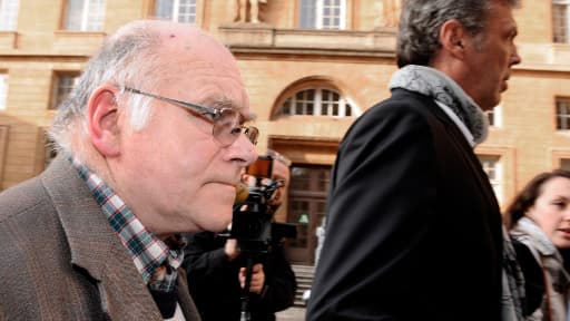 Henri Leclaire (à gauche) et son avocat, Me Thomas Hellenbrand, le 1er avril 2014 au procès de Francis Heaulme, à Metz.