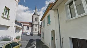 Cette église, située dans le village de Ceyrat (Puy-de-Dôme), pourrait ne plus retentir la nuit si les habitants le demandent. 