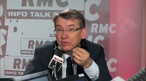 Voitures-radar "privées": "Autant qu'un gendarme soit payé pour une fonction conforme à sa qualification"