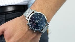 Cette montre chronographe Tommy Hilfiger classique et élégante voit son prix s'écrouler