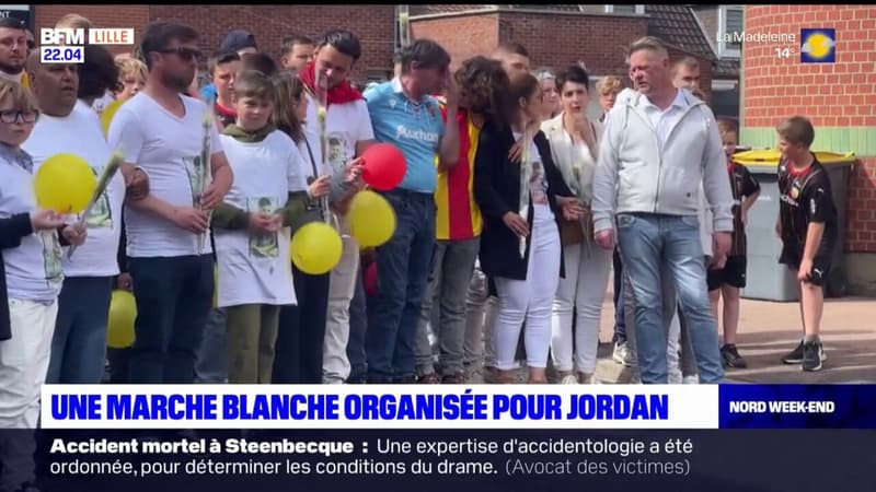 Courrières: une marche blanche réunit plusieurs centaines de personnes pour Jordan, mort foudroyé sur un terrain de foot