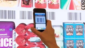 Il suffit de scanner le code-barres de l'article pour effectuer son achat (Photo: Capture d'écran Tesco.uk)