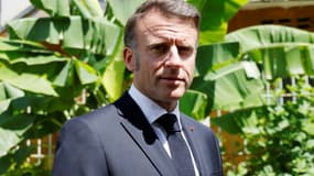 Le président Emmanuel Macron à Tsingoni, à Mayotte, le 21 avril 2025