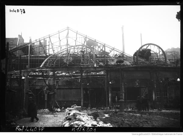 L'incendie qui a ravagé le Moulin Rouge en 1915.