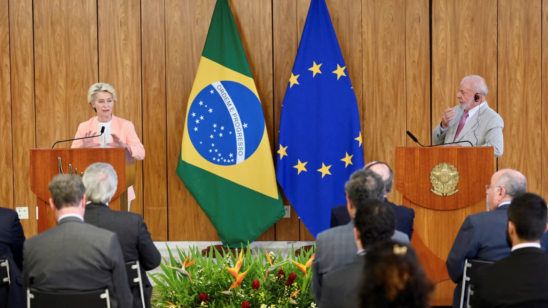 La présidente de la Commission européenne, Ursula Von Der Leyen, et le président brésilien, Luiz Inacio Lula da Silva, lors d'une déclaration commune au palais Planalto à Brasilia, le 12 juin 2023 (photo d'illustration).