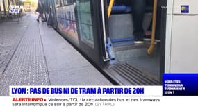 Emeutes dans la métropole lyonnaise: les bus et les tramways à l'arrêt dès 20h