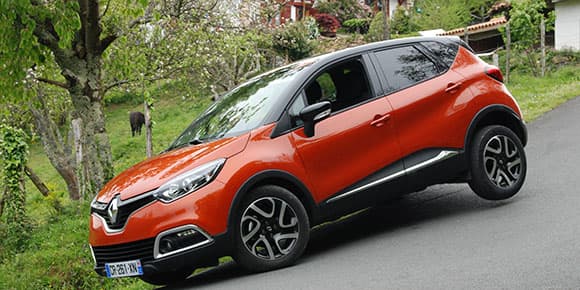 Le Captur avoue vite ses limites quand le terrain devient compliqué. Le Captur avoue vite ses limites quand le terrain devient compliqué.