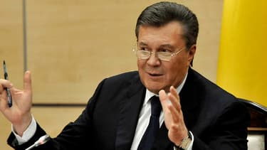 Viktor Ianoukovitch durant sa conférence de presse à Rostov-sur-le-Don en Russie