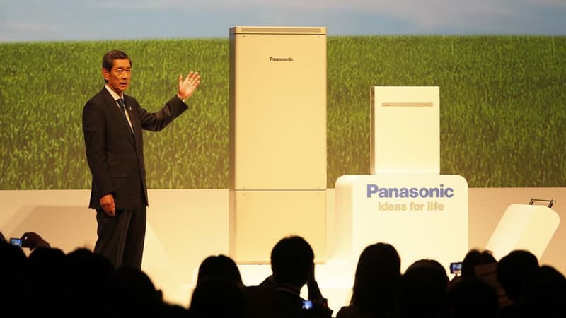 En 2012, Shusaku Nagae, Président de la division Energie de Panasonic, présentait la PowerStation, une unité domestique pour le stockage de l'énergie. Cette version nipponne de la PowerWall de Tesla arrivera en Allemagne cette année.