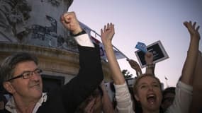 Jean-Luc Mélenchon et Clémentine Autain lors d'un rassemblement place de la république à Paris le 5 juillet 2015