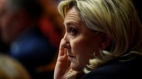 La cheffe de file des députés RN, Marine Le Pen lors de l'examen de la réforme des retraites à l'Assemblée nationale, le 7 février 2023 à Paris