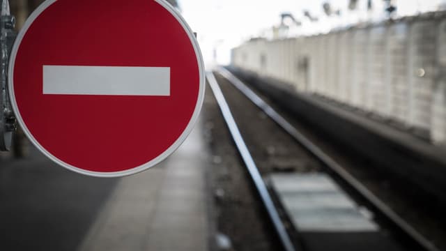 Le gouvernement souhaite aller vite, mais les syndicats ont prévenu qu'ils n'accepteraient pas le recours aux ordonnances pour transformer la SNCF.