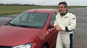 L'ancien Premier ministre s'est attelé au défi de "Top Gear": battre des records de vitesse sur le circuit de l’émission au volant d’une voiture peu coûteuse .