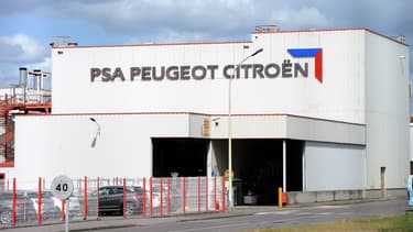 Le site de La Janais, près de Rennes, emploie environ 2200 personnes et 800 intérimaires.