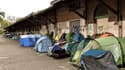 Les tentes installées par les migrants en marge de l'ancienne gare Saint-Sauveur, à Lille le 6 octobre 2017
